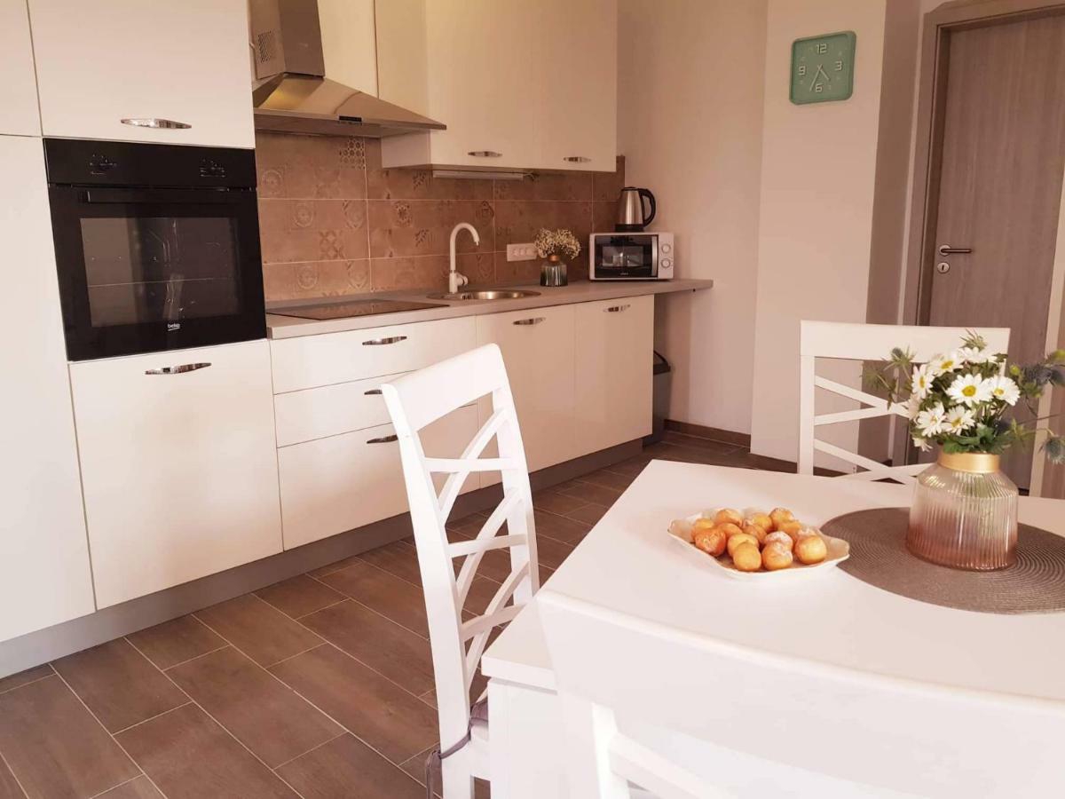 Apartmani Luce I Miho Nin Exterior photo